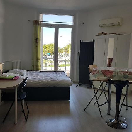 Studio With Sea View For 2 People Τουλόν Εξωτερικό φωτογραφία