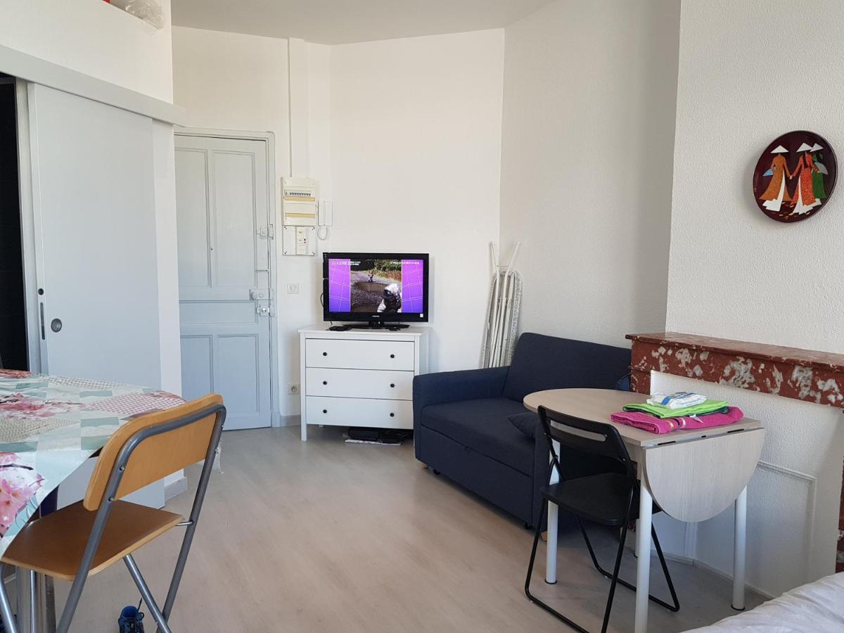 Studio With Sea View For 2 People Τουλόν Εξωτερικό φωτογραφία